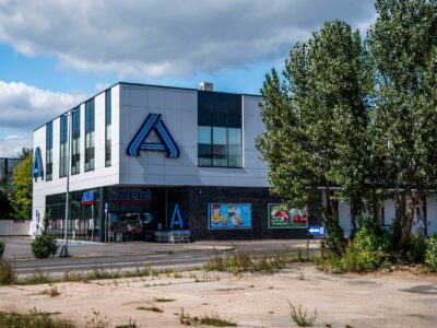 Carrefour abaisse ses objectifs 2026 après le saccage d&rsquo;une cinquantaine de supermarchés