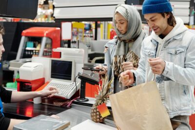 Hausse anticipée du Smic : le gouvernement vise une décision autour du 5 novembre